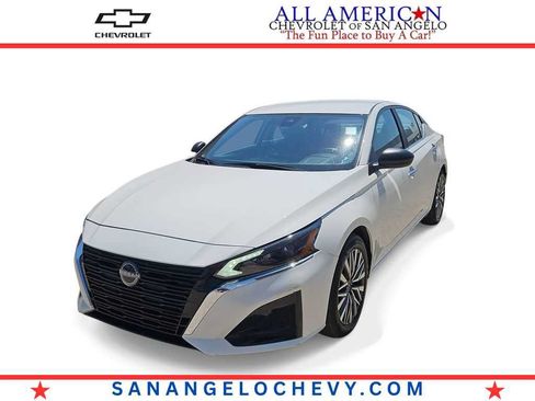 Used 2025 Nissan Altima 2.5 SV FWD image 1