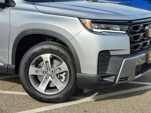 New 2026 Honda Pilot EX-L image 3