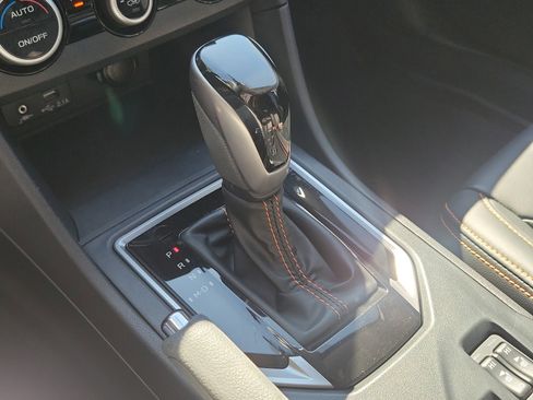 Used 2022 Subaru Crosstrek 2.5i Limited w/ Moonroof Package 2 image 12