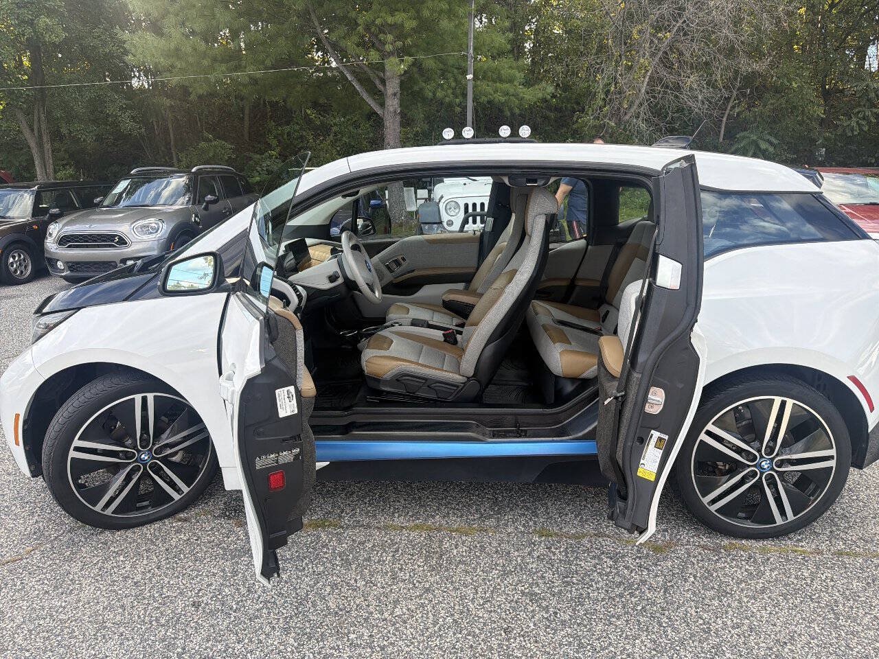 Used 2015 BMW i3 RWD image 11