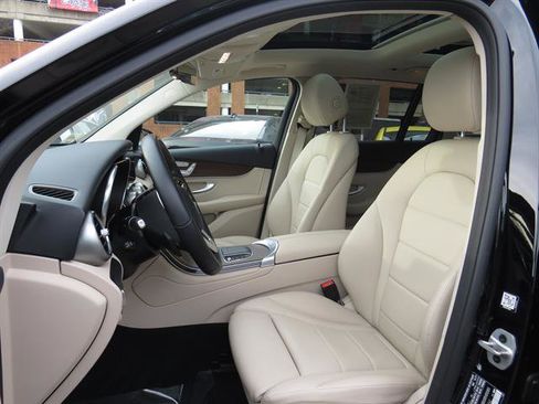 Certified 2022 Mercedes-Benz GLC 300 GLC 300 4MATIC image 24