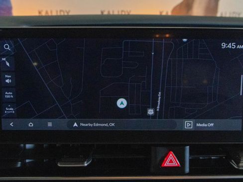 Used 2025 Kia Carnival LXS image 5