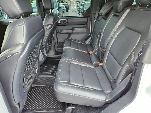 Used 2025 Ford Bronco Badlands AWD/4WD image 17