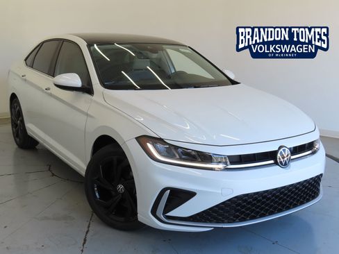 New 2025 Volkswagen Jetta SE image 1