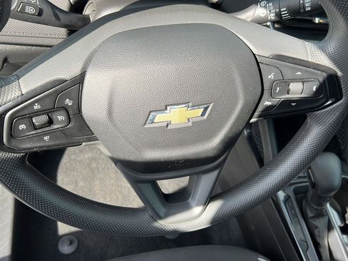 Used 2025 Chevrolet TrailBlazer LT AWD/4WD image 17