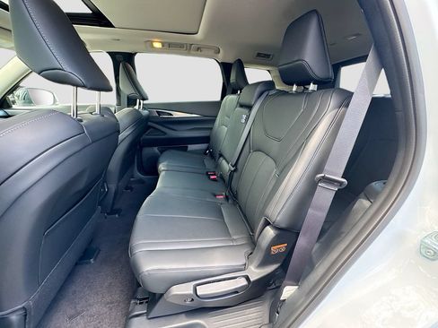 Used 2027 INFINITI QX60 Pure w/ Cargo Package FWD image 26