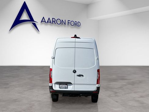 Used 2024 Mercedes-Benz Sprinter 2500 image 5