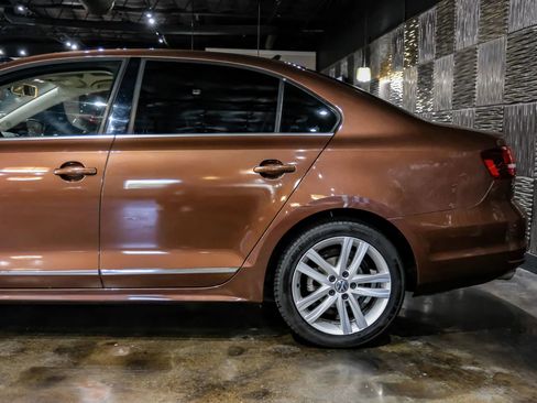 Used 2017 Volkswagen Jetta SEL FWD image 14
