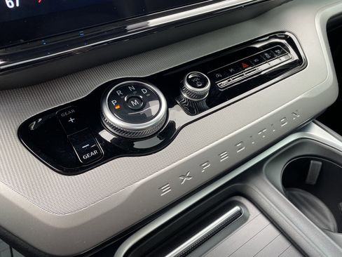 Used 2025 Ford Expedition Max Active image 28