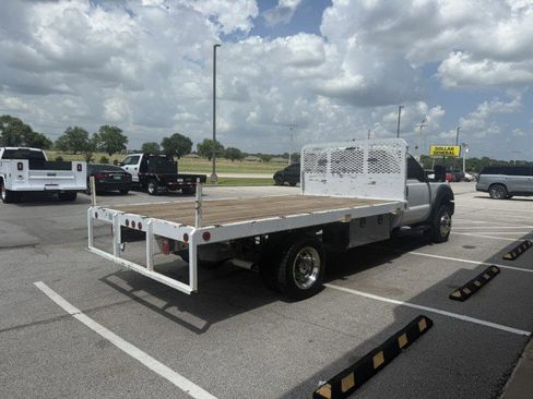 Used 2015 Ford F550 4x4 Regular Cab Super Duty image 2