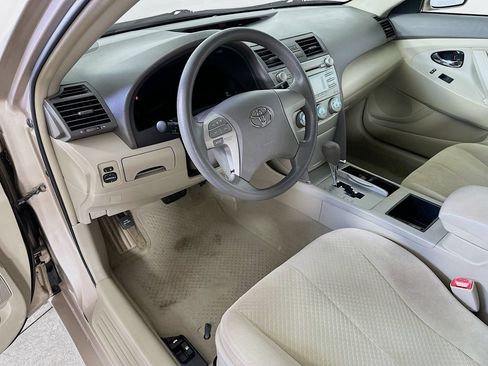 Used 2009 Toyota Camry LE FWD image 16