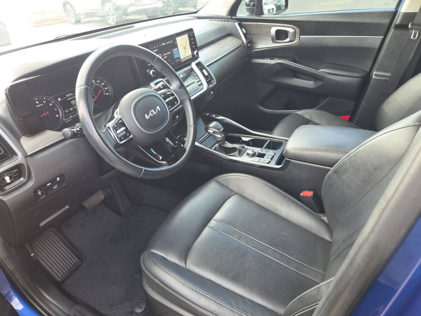 Used 2023 Kia Sorento EX w/ Panoramic Sunroof Package FWD image 15