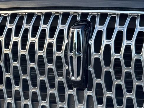 Certified 2024 Lincoln Corsair AWD image 9