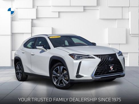 Used 2019 Lexus UX 200 w/ Premium Package FWD image 1