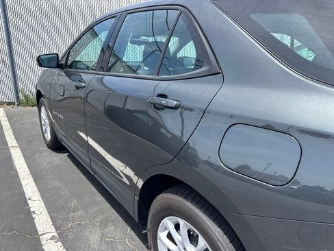 Used 2019 Chevrolet Equinox LS FWD image 3