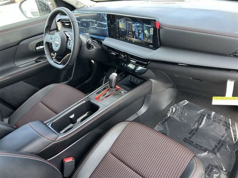 New 2026 Nissan Kicks SR FWD image 8