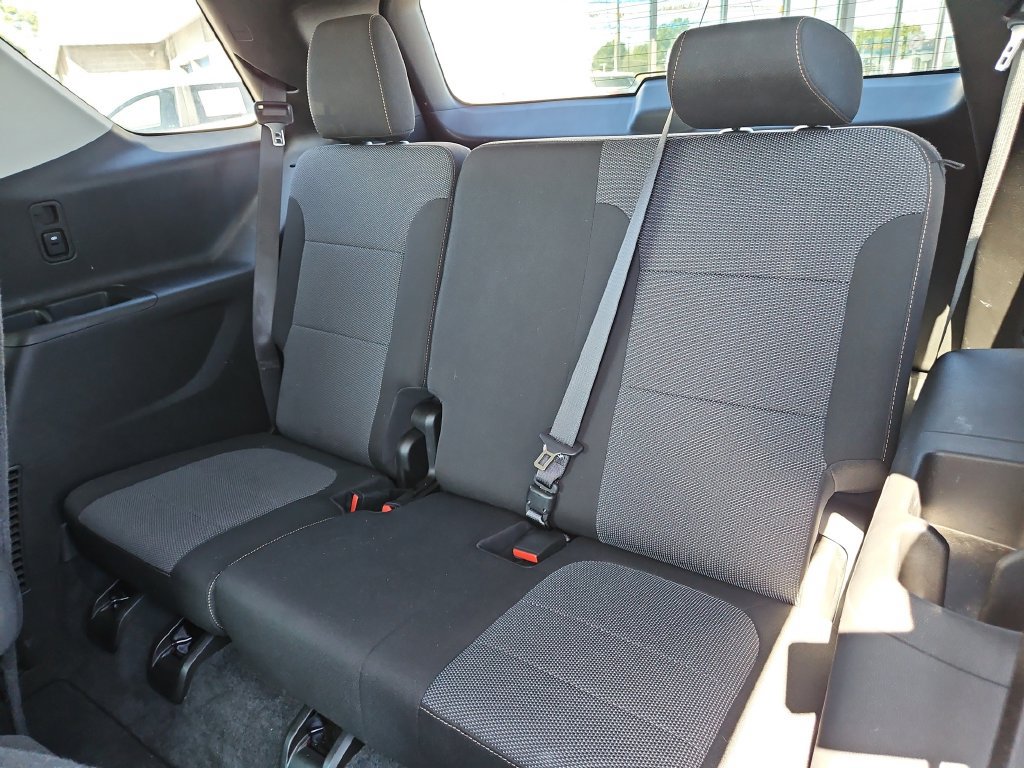 Used 2020 Chevrolet Traverse LT FWD image 16