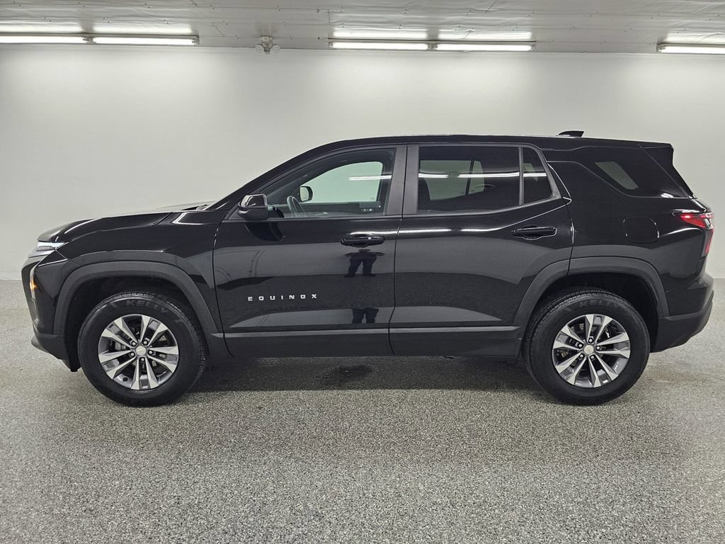 Used 2025 Chevrolet Equinox LT FWD image 7