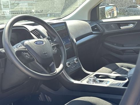 New 2024 Ford Edge SE image 15