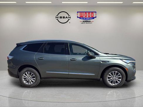 Used 2023 Buick Enclave Essence FWD image 2