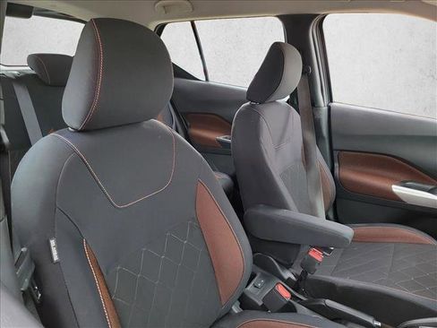 Used 2018 Nissan Kicks SR w/ Exterior Package FWD image 15