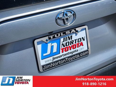 Used 2019 Toyota RAV4 LE image 11