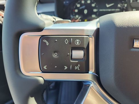 New 2026 Land Rover Discovery Limited Edition AWD/4WD image 19