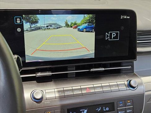 Used 2025 Hyundai Kona SEL FWD image 14