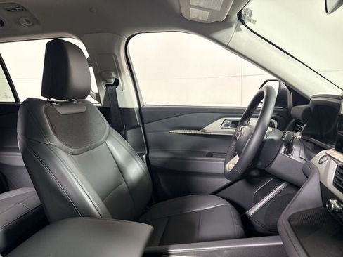 New 2026 Ford Explorer Active w/ Active Comfort Package image 14