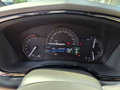 Used 2017 Cadillac XT5 FWD image 21