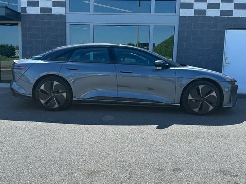 Used 2024 Lucid Air Touring AWD/4WD image 3