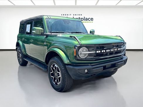 Used 2024 Ford Bronco Outer Banks AWD/4WD image 1