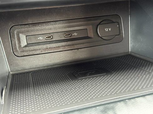 Used 2021 Volkswagen Atlas SE image 24