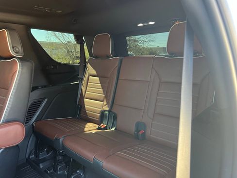 Used 2023 GMC Yukon Denali Ultimate image 21