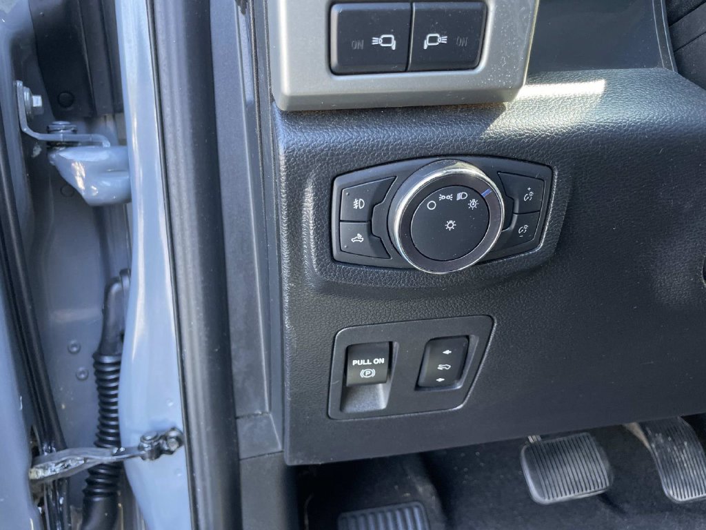 Used 2019 Ford F150 Lariat w/ Equipment Group 502A Luxury AWD/4WD image 45