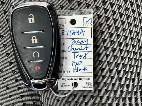 Used 2024 Chevrolet Trax LT w/ Sunroof Package FWD image 34