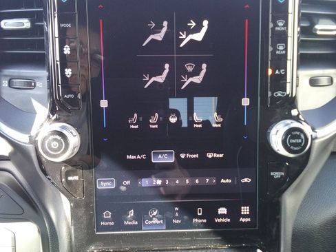 New 2026 RAM 2500 Laramie w/ Towing Technology Group image 28