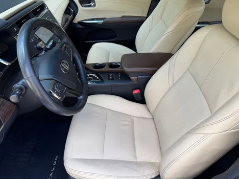 Used 2014 Toyota Avalon XLE Touring FWD image 5