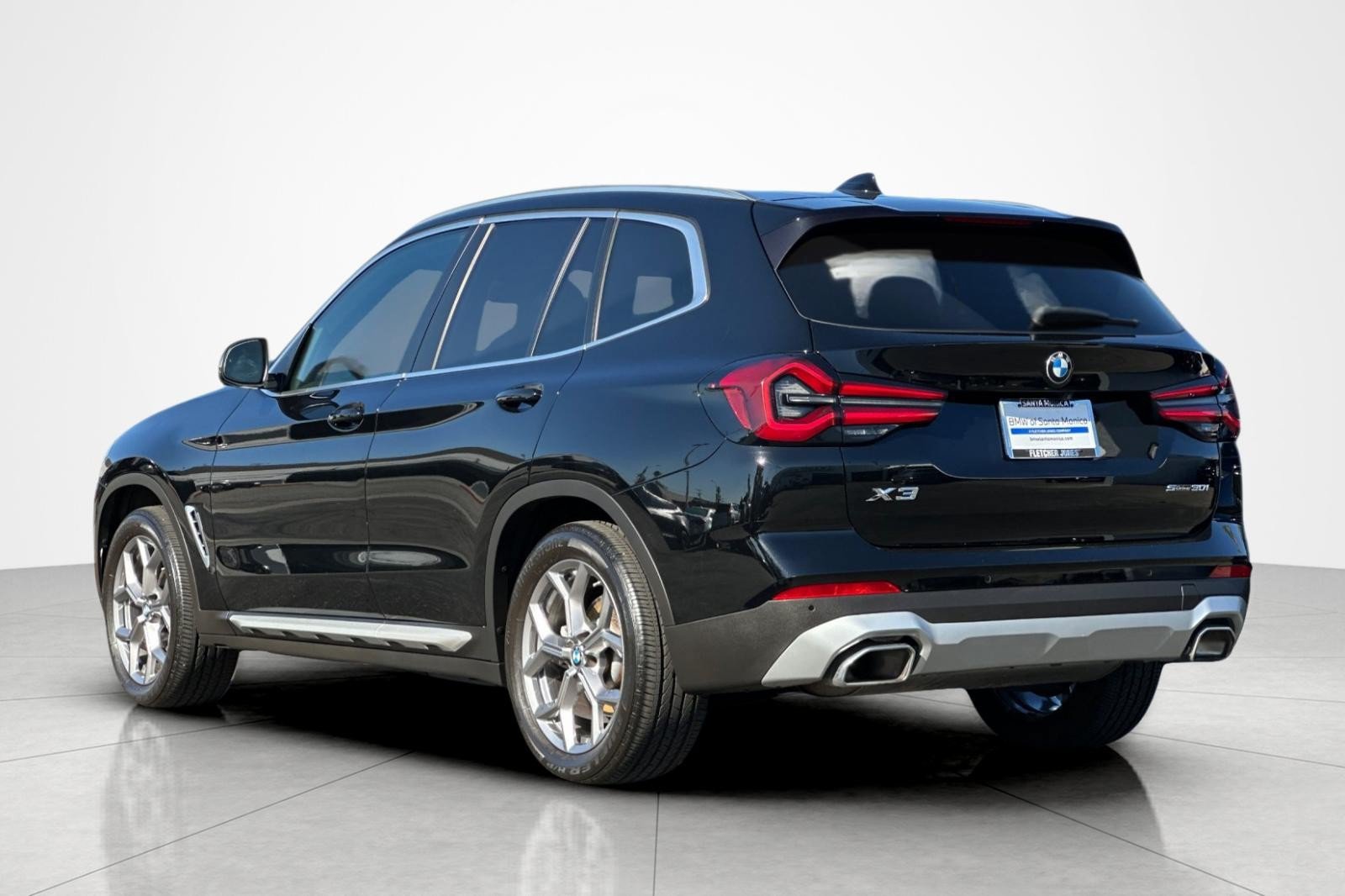 Used 2024 BMW X3 sDrive30i w/ Convenience Package RWD image 3