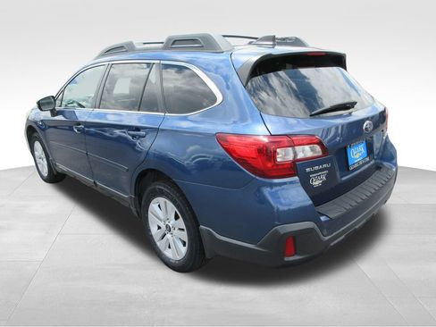 Used 2019 Subaru Outback 2.5i Premium w/ Popular Package #2 AWD/4WD image 3