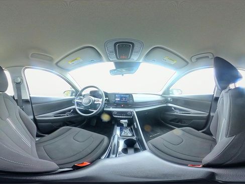 Used 2023 Hyundai Elantra SEL image 35