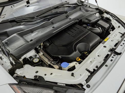 Used 2018 Jaguar E-PACE S image 52