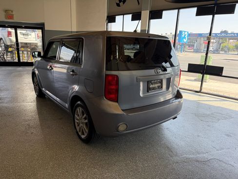 Used 2009 Scion xB FWD image 5
