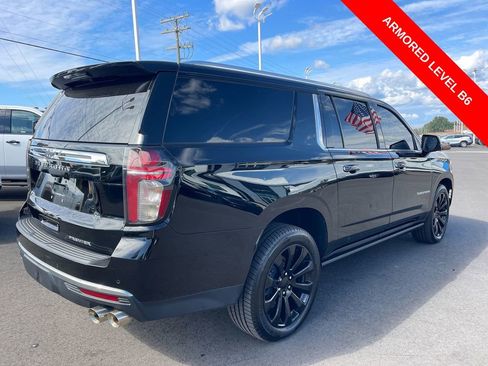 Used 2021 Chevrolet Suburban Premier w/ Premium Package image 5