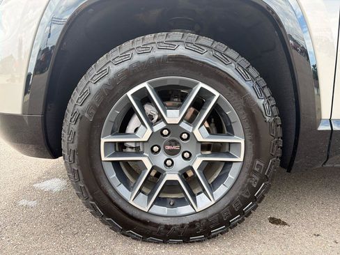 Used 2026 GMC Terrain AT4 w/ LPO, Floor Liner Package AWD/4WD image 20