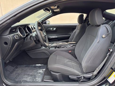 Used 2020 Ford Mustang Coupe RWD image 15