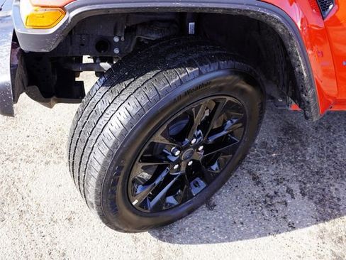 Certified 2025 Jeep Wrangler Unlimited Sahara w/ Safety Group image 14