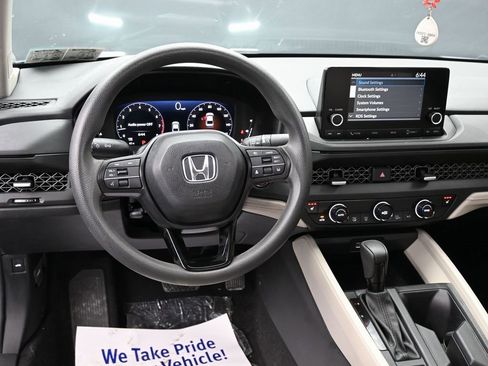 Used 2025 Honda Accord SE image 29