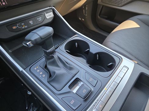 New 2026 Kia Carnival FWD image 31