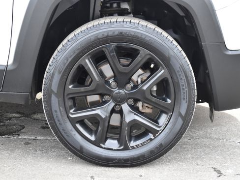 Used 2017 Jeep Renegade Altitude image 34